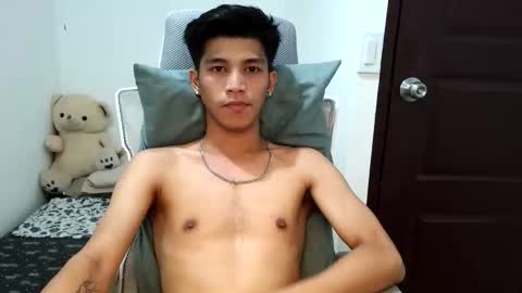 ursweetie_boy online show from 04-14-26, 11:05