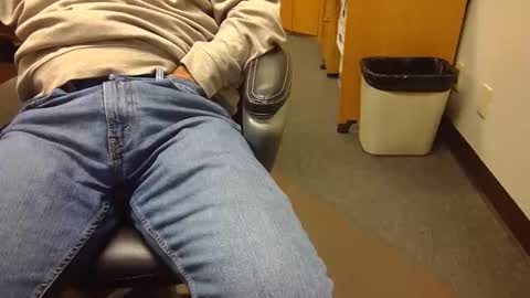 useemie online show from 10-31-25, 06:42