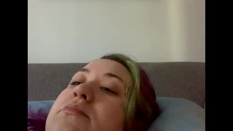 Snapshot of usefulhole chatting on 09-14-25, 05:23 usefulhole online show from 09-14-25, 05:23