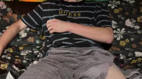 Snapshot of user__null chatting on 10-31-25, 11:28 user__null online show from 10-31-25, 11:28