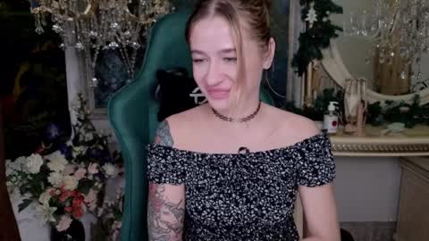 Snapshot of uvrays999 chatting on 01-17-25, 03:32 Leila online show from 01-17-25, 03:32