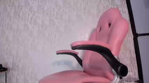 Snapshot of v_suckscock chatting on 09-10-25, 01:55 online show from 09-10-25, 01:55