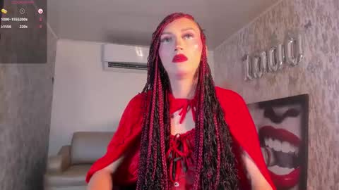 Snapshot of v_suckscock chatting on 10-20-25, 01:55 online show from 10-20-25, 01:55