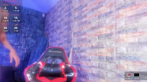 Snapshot of v_suckscock chatting on 11-07-25, 01:33 online show from 11-07-25, 01:33