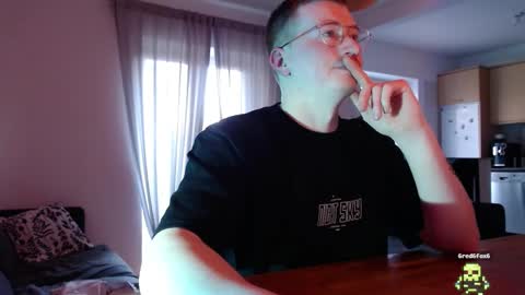 vacation__ online show from 02-18-25, 04:05