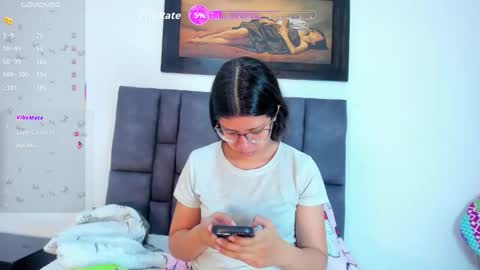 Snapshot of vahiolet_smith chatting on 05-27-26, 03:03 Vahiolet smith online show from 05-27-26, 03:03