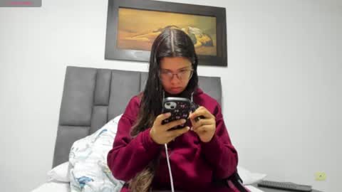 Vahiolet smith online show from 07-17-26, 12:23
