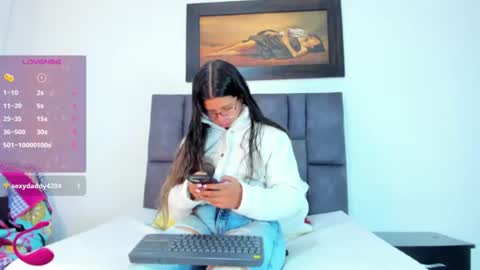 Vahiolet smith online show from 07-23-26, 12:25