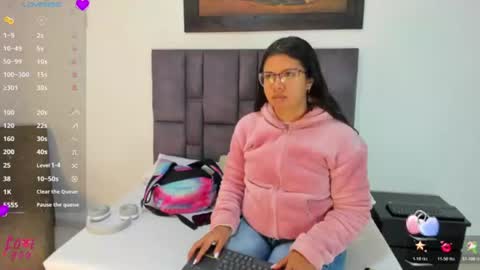 Vahiolet smith online show from 07-30-26, 10:58