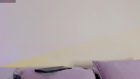 Snapshot of vahl_ chatting on 09-15-25, 03:39 Vahl new and only account online show from 09-15-25, 03:39