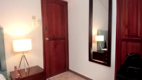 Snapshot of vaialowell chatting on 03-11-26, 06:47 VaiaLowell online show from 03-11-26, 06:47