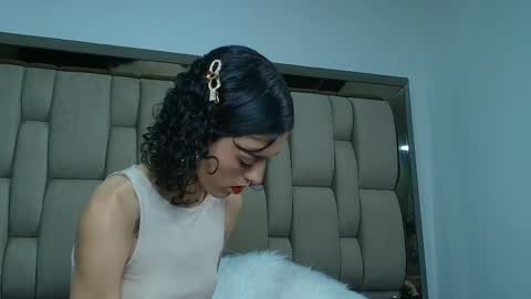 Snapshot of vaiolett_smith chatting on 12-22-25, 04:04 V A I O L E T T S M I T H online show from 12-22-25, 04:04