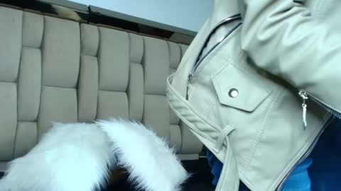 Snapshot of vaiolett_smith chatting on 01-10-26, 04:20 V A I O L E T T S M I T H online show from 01-10-26, 04:20