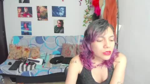 Snapshot of vaioletuwu chatting on 06-23-26, 08:29 Vaiolet1314 online show from 06-23-26, 08:29