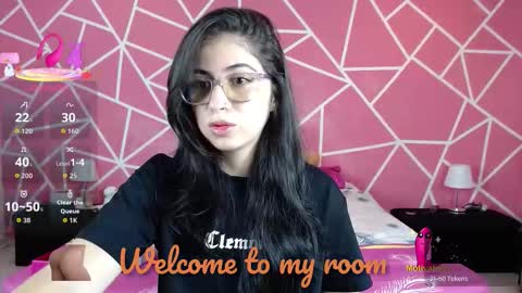 Snapshot of val_angelll chatting on 09-16-25, 11:33 valentina online show from 09-16-25, 11:33