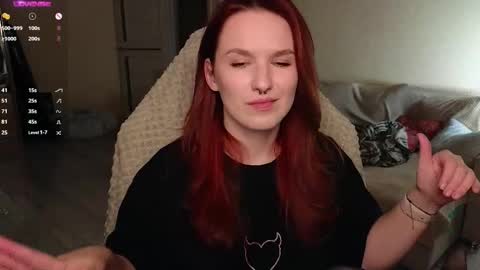 Snapshot of val_manson chatting on 10-26-25, 07:31 Val online show from 10-26-25, 07:31