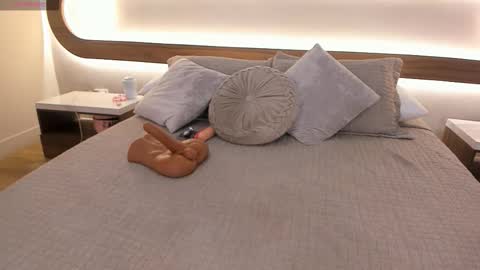 Valentina online show from 10-17-25, 02:37