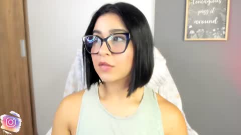 Snapshot of val_varago chatting on 06-19-26, 01:21 val_varago online show from 06-19-26, 01:21