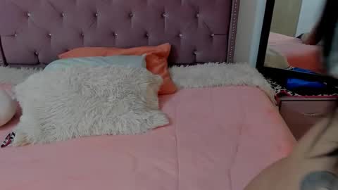 Snapshot of valen_brown chatting on 02-20-26, 06:19 Valentina online show from 02-20-26, 06:19