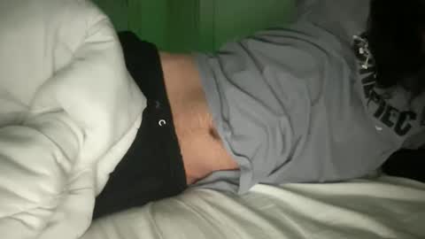 Snapshot of valence16 chatting on 04-12-26, 02:55 valence16 online show from 04-12-26, 02:55