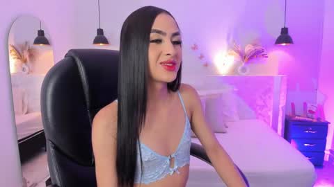 Snapshot of valenn__smith chatting on 02-05-25, 12:38 Valentina online show from 02-05-25, 12:38