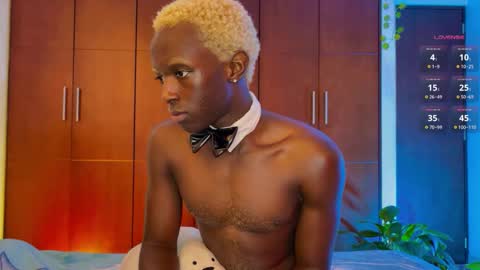 Snapshot of valent1nn chatting on 12-10-24, 06:01 Valentin independent Cam Boy online show from 12-10-24, 06:01