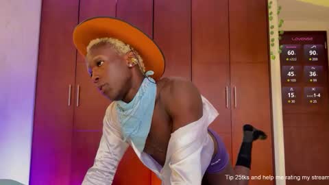 Snapshot of valent1nn chatting on 01-05-25, 11:26 Valentin independent Cam Boy online show from 01-05-25, 11:26