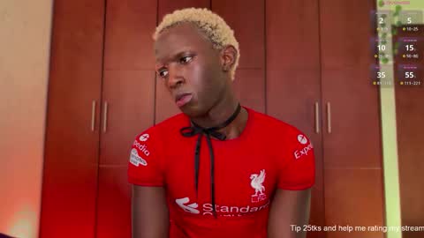 Snapshot of valent1nn chatting on 01-10-25, 10:36 Valentin independent Cam Boy online show from 01-10-25, 10:36