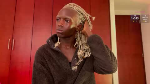 Snapshot of valent1nn chatting on 03-05-25, 12:59 Valentin independent Cam Boy online show from 03-05-25, 12:59