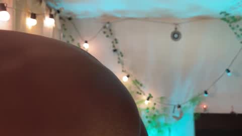 Snapshot of valent1nn chatting on 01-16-26, 12:03 Valentin independent Cam Boy online show from 01-16-26, 12:03