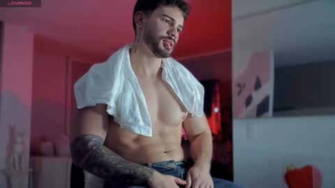 Snapshot of valenthinoking chatting on 12-19-25, 05:14 valenthinoking online show from 12-19-25, 05:14