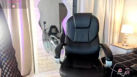 Snapshot of valentina__desire chatting on 12-03-25, 12:03 Valen online show from 12-03-25, 12:03