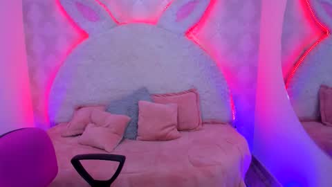 Valentina online show from 11-05-25, 01:33