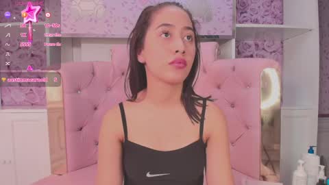 Snapshot of valentina_cortes72 chatting on 02-06-25, 02:37 Valentina online show from 02-06-25, 02:37