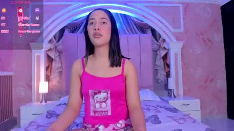 Snapshot of valentina_cortes72 chatting on 02-14-25, 11:21 Valentina online show from 02-14-25, 11:21