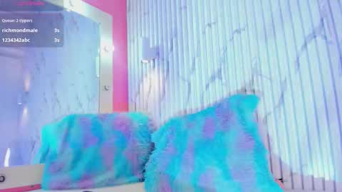 Snapshot of valentina_lux1 chatting on 11-28-25, 07:38 Valentina online show from 11-28-25, 07:38