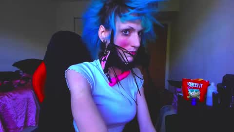 Tina Bates online show from 09-15-25, 12:38