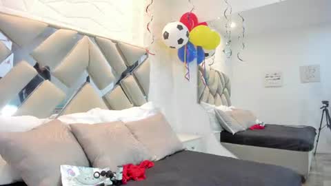 VALENTINA online show from 06-30-26, 11:44
