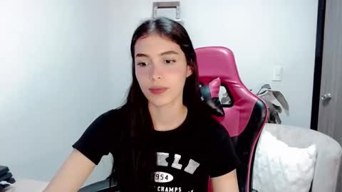 Snapshot of valentinasweet_ chatting on 11-11-25, 01:49 Valentina online show from 11-11-25, 01:49