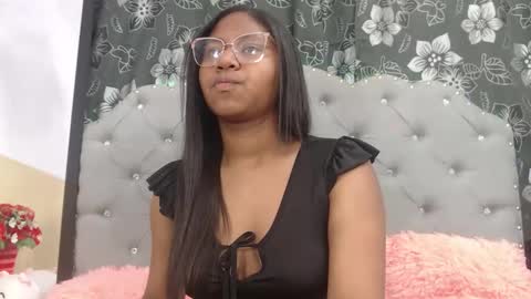 Snapshot of valentinavega18x chatting on 01-09-26, 03:15 valentina vega online show from 01-09-26, 03:15