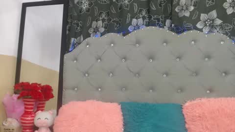 Snapshot of valentinavega18x chatting on 01-12-26, 04:18 valentina vega online show from 01-12-26, 04:18