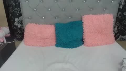 Snapshot of valentinavega18x chatting on 03-01-26, 03:19 valentina vega online show from 03-01-26, 03:19