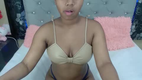 Snapshot of valentinavega18x chatting on 03-12-26, 01:01 valentina vega online show from 03-12-26, 01:01