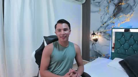 Snapshot of valentino_luxury chatting on 04-14-26, 02:28 Valentino online show from 04-14-26, 02:28