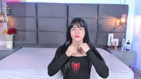 Snapshot of valentino_moon chatting on 09-13-25, 02:55 valentino moon online show from 09-13-25, 02:55