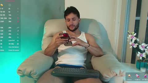 Snapshot of valentinoford chatting on 02-12-25, 12:37 Valentino online show from 02-12-25, 12:37