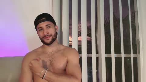 Snapshot of valentinoford chatting on 02-12-25, 11:30 Valentino online show from 02-12-25, 11:30