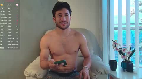 Snapshot of valentinoford chatting on 02-26-25, 11:04 Valentino online show from 02-26-25, 11:04