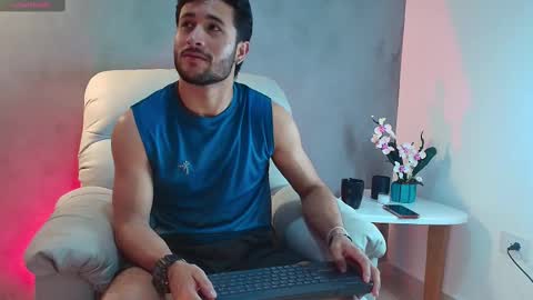 Snapshot of valentinoford chatting on 03-04-25, 12:39 Valentino online show from 03-04-25, 12:39