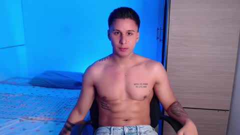 Snapshot of valentinosex_1 chatting on 09-14-25, 06:29 VALENTINO online show from 09-14-25, 06:29